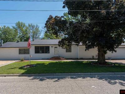 131 S 3rd St, Eagle Lake, MN, 56024