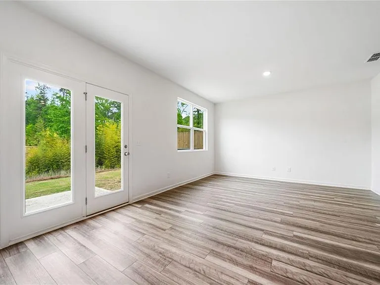 602 Jervis Way — Photo 18