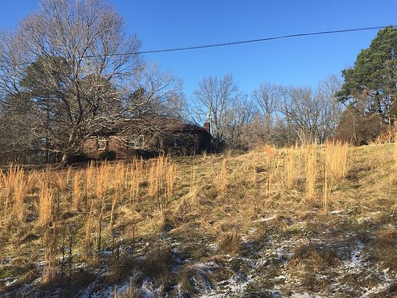 3rd image of 1370 Harpertown Ln