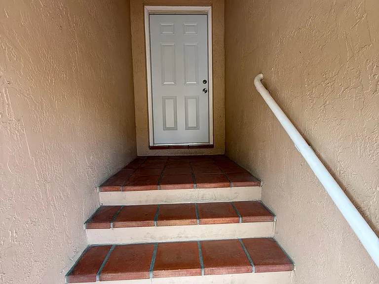 11830 SW 80th St #422 — Photo 3