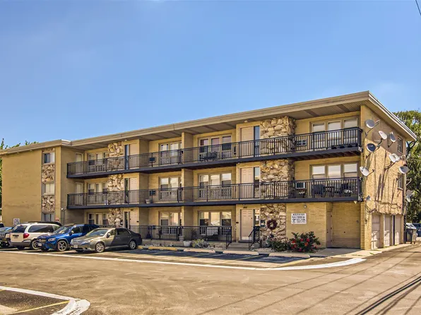 11907 Gregory St APT 4, Blue Island, IL 60406