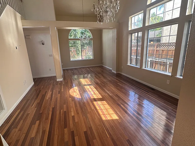 480 Gonzalez St — Photo 3