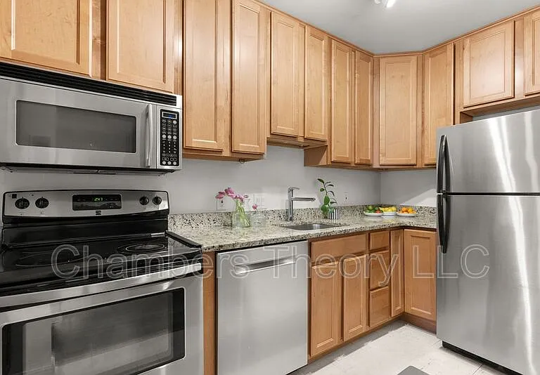 1651 Lamont St NW #2E — Photo 6