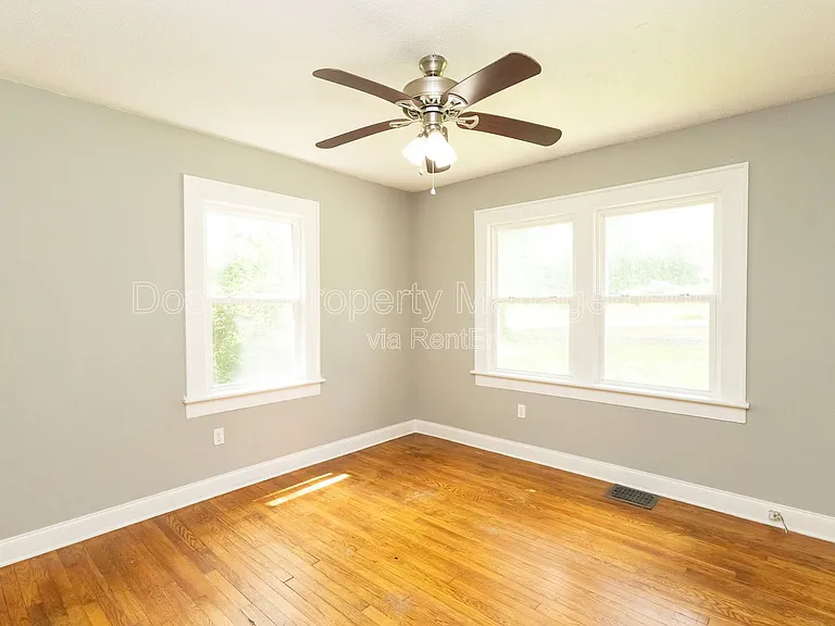 1812 John Ross Rd — Photo 18