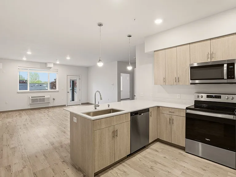 Nathan Apartments — Photo 108
