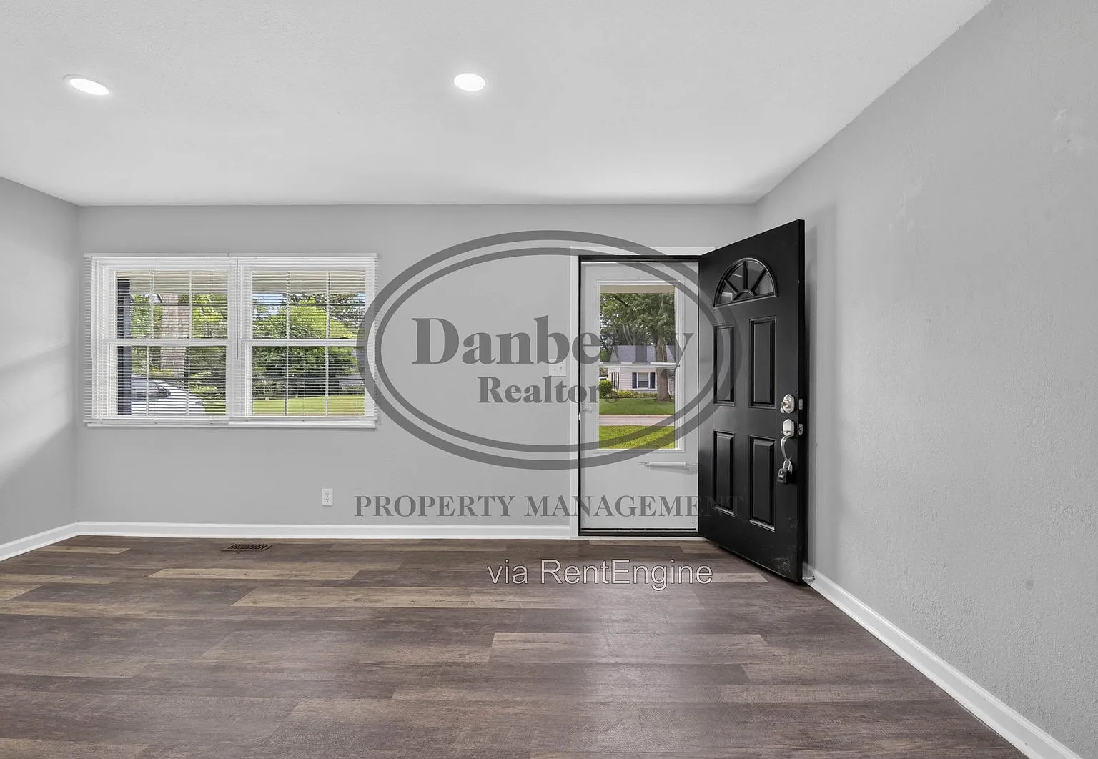 3 bed, 1.5 bath, 1281 sqft, $2,250 — Photo 3