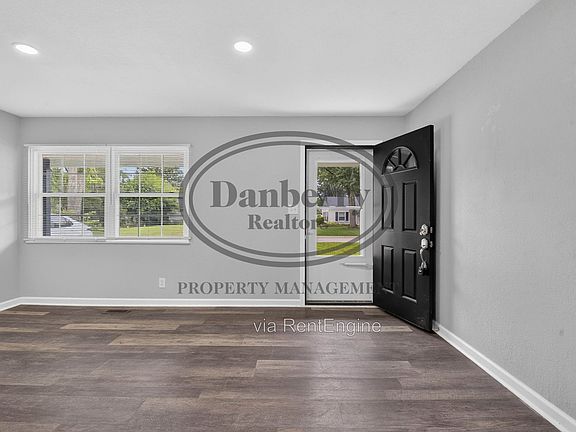 3rd image of 6051 Graystone Dr #1