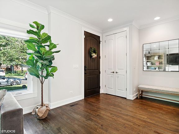 2nd image of 6324 N Keeler Ave