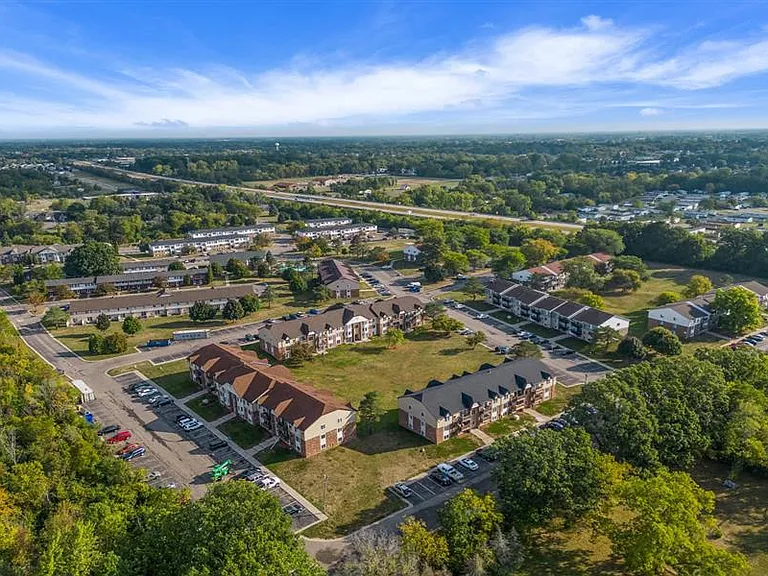 Residences at Grand Blanc Apartments - Grand Blanc, MI — Photo 54