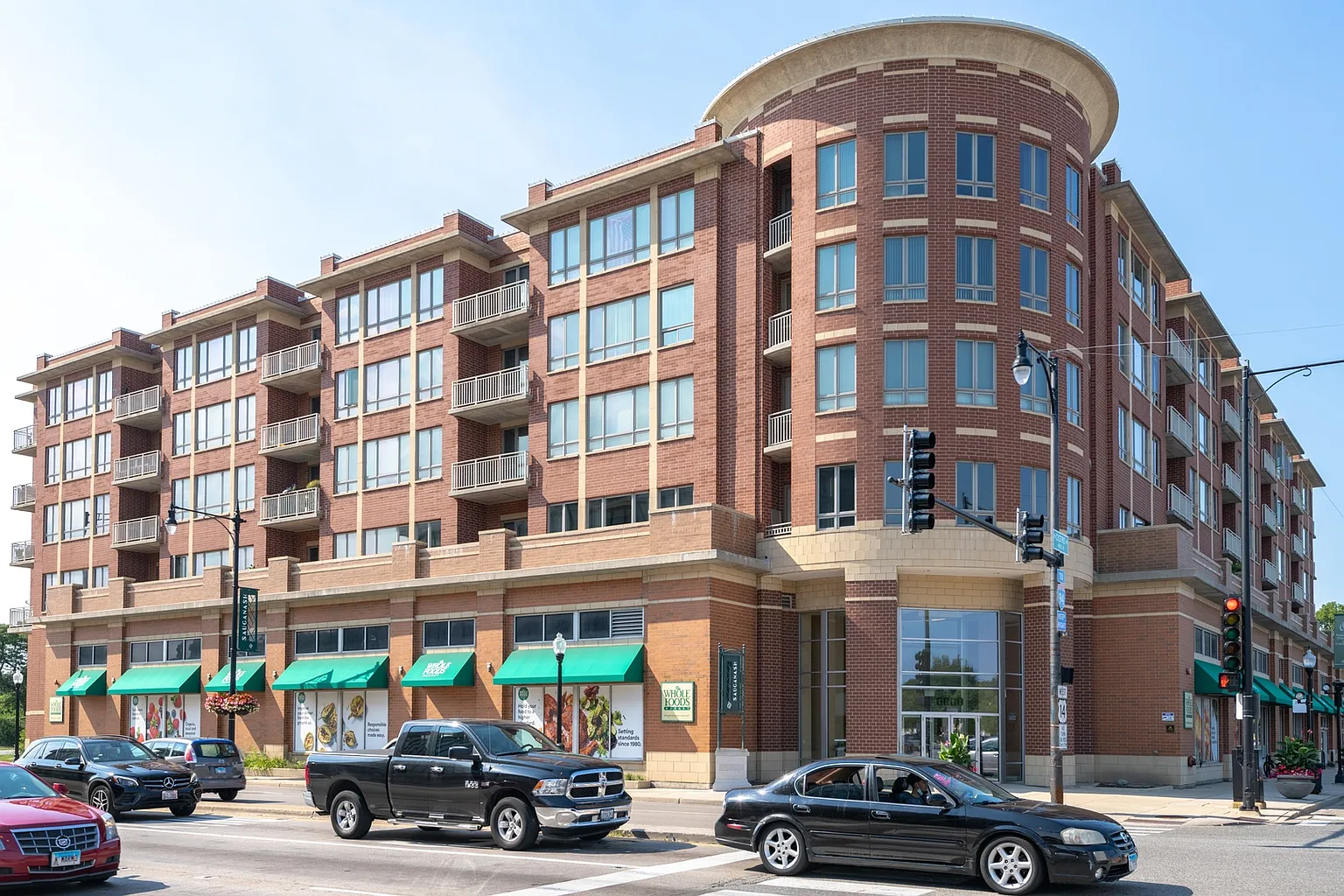6000 N Cicero Ave APT 411 photo 1