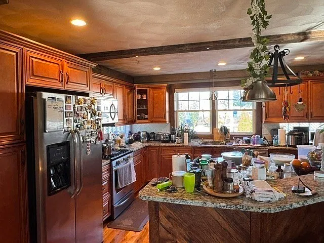 2 bed, 2.5 bath, 1842 sqft, $3,800 — Photo 2