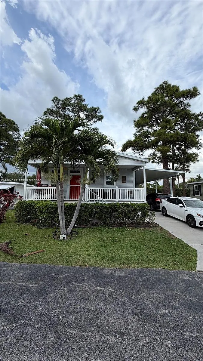 Building Photo - 4219 Royal Manor Blvd #HOUSE