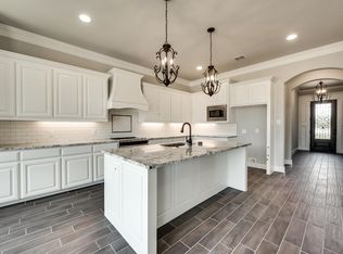 101 Maverick Ct, Granbury, TX 76049