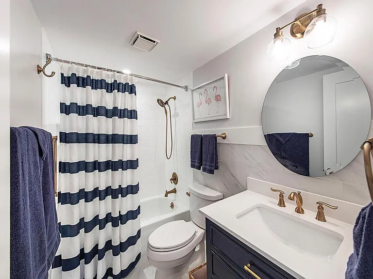 555 Park Shore Dr #508 — Photo 10