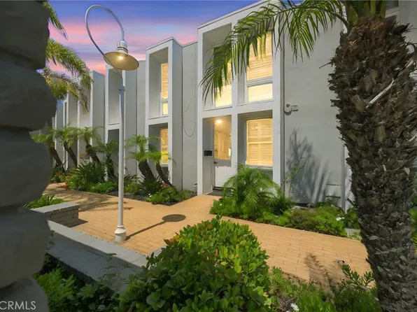 4001 Aladdin Dr, Huntington Beach, CA 92649