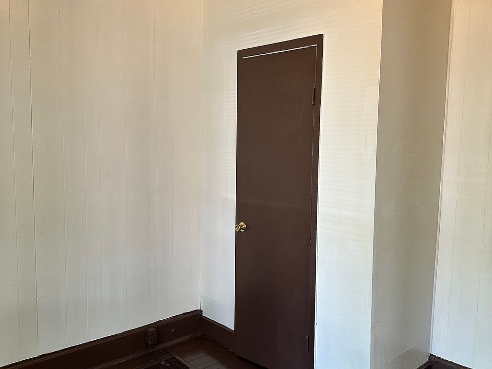 Bedroom Closet 1