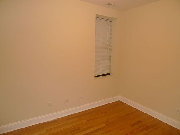 3rd image of 2028 N Winchester Ave #Gdn