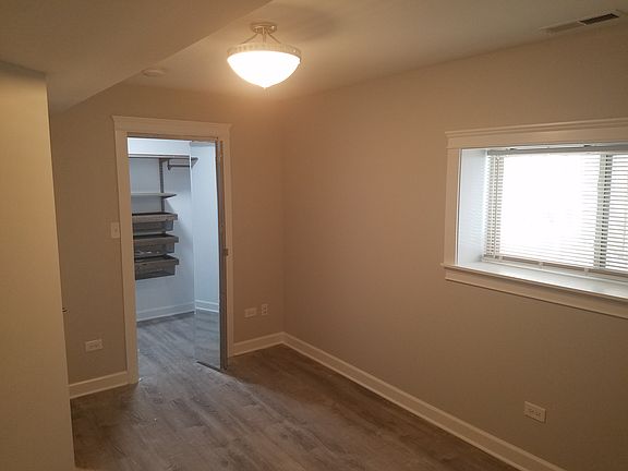 4th image of 3255 W Leland Ave