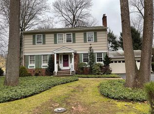 626 Riverside Dr, Cranford, NJ 07016