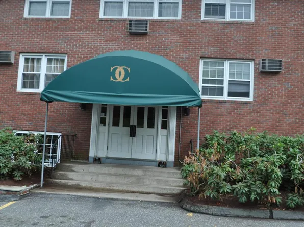 34 Padanaram Rd, Danbury, CT 06811