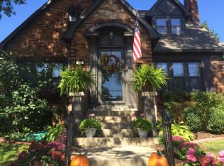 821 W 18th St, Cedar Falls, IA 50613