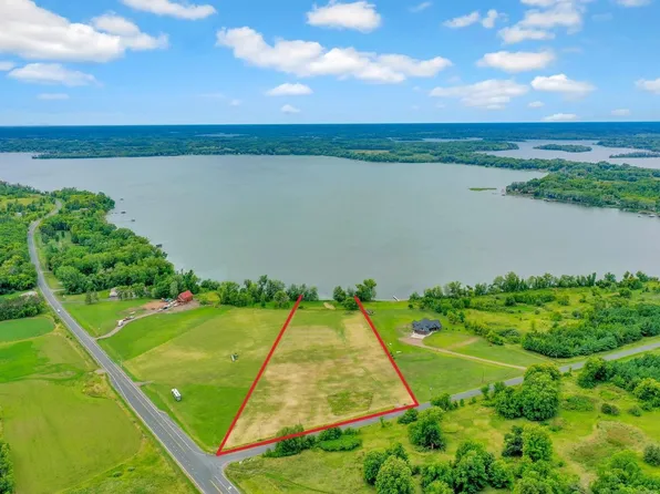 52483 Belle Isle Dr, Rush City, MN 55069