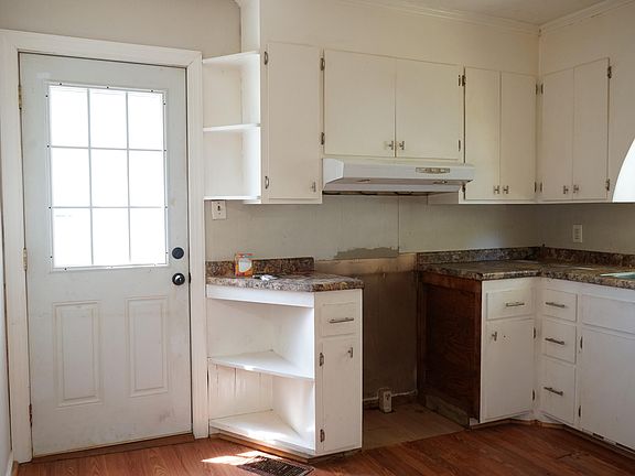 5th image of 3216 Maplelawn Ave NW