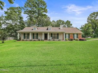 909 W Lake Dockery Dr, Byram, MS 39272