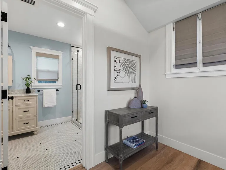111 S Wilton Pl #1 — Photo 7