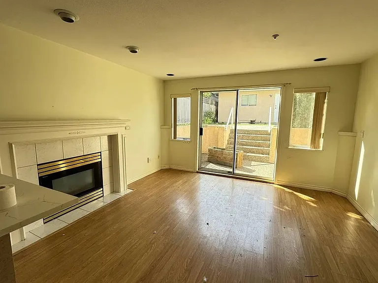 2400 W 19th Ave — Photo 2