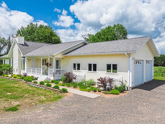 3rd image of 14215 Tamarack Ln