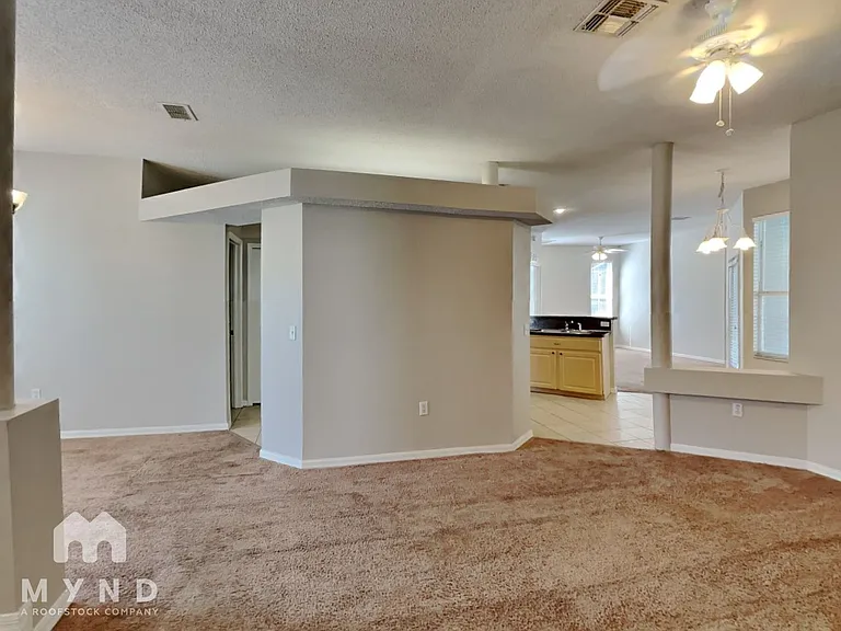 7026 Captiva Cir — Photo 8