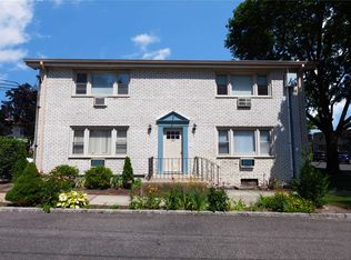 83 Finch Ln APT 1A, Islip, NY 11751