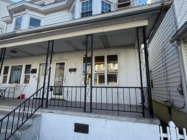 235 Carbon St, Minersville, PA 17954
