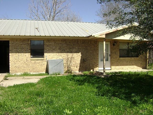 2nd image of 712 W Post Oak St