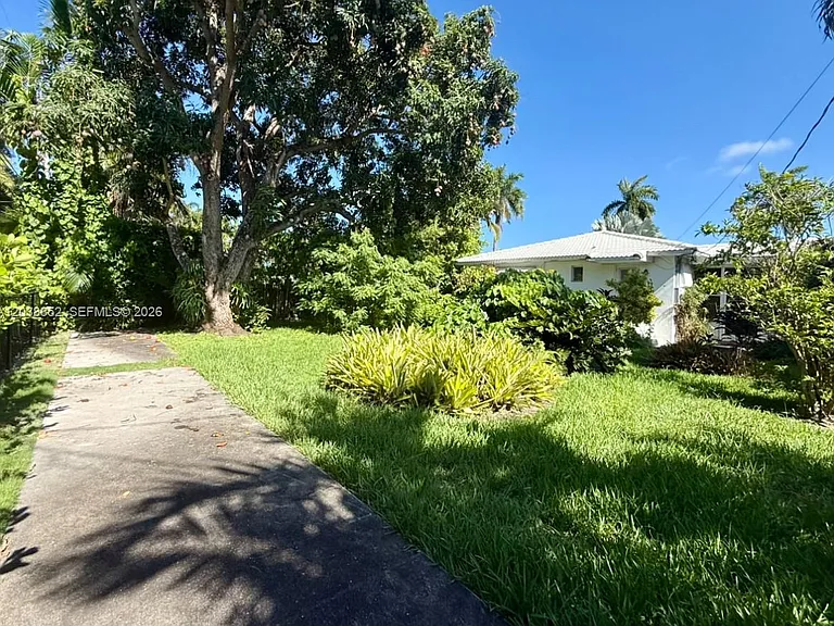 1235 Jefferson St — Photo 3