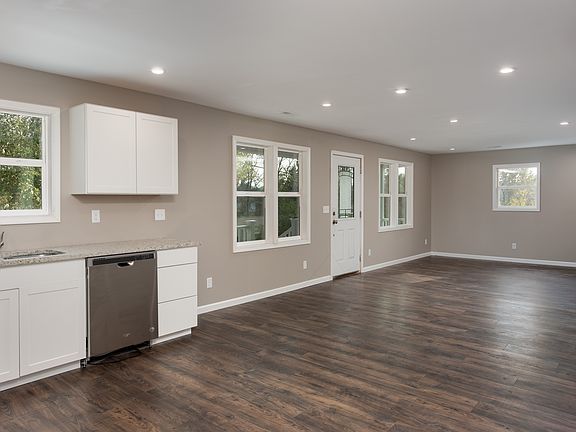 4th image of 2924 Pridemore St