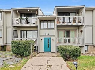 323 Ridge Point Cir APT 22, Bridgeville, PA 15017