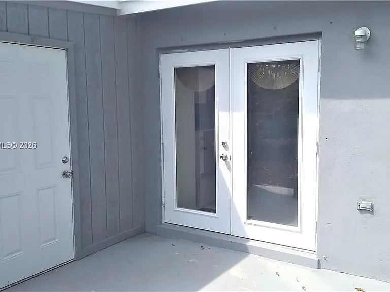 710 52nd St — Photo 31
