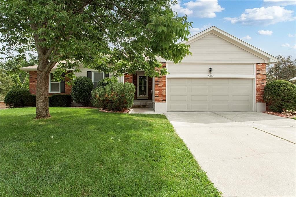 2202 NW 4th Street Pl, Blue Springs, MO 64014 | Zillow