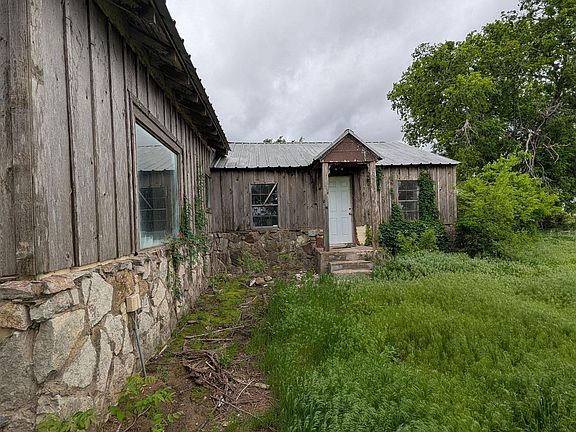 2nd image of 705 Wolf Rd