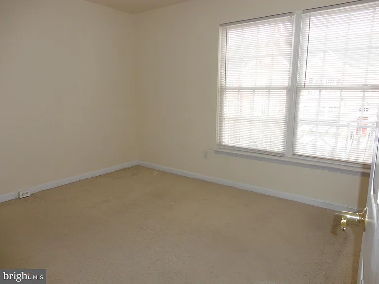 24656 Kings Canyon Sq — Photo 18