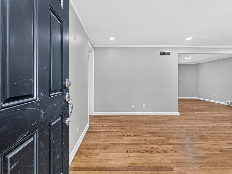 7318 Rosewood St — Photo 4