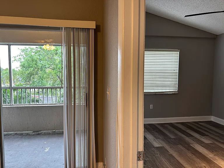 2871 N Oakland Forest Dr #308 — Photo 17