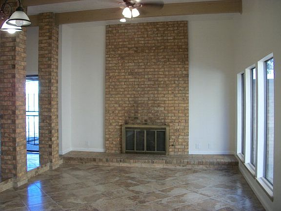 2nd image of 2605 Noel Ave