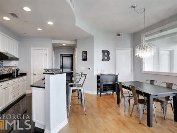 2828 Peachtree Rd NE APT 1703, Atlanta, GA 30305