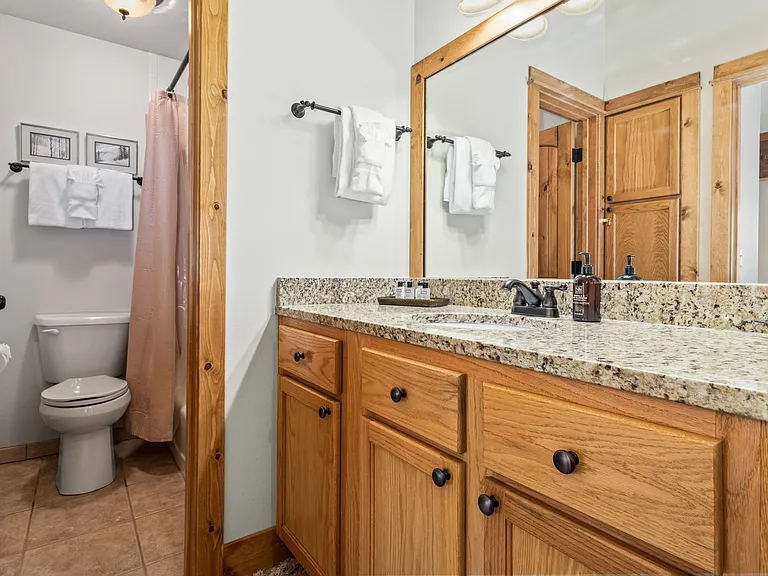 2nd Floor Shared Bathroom #1 - Tub/Shower Combo