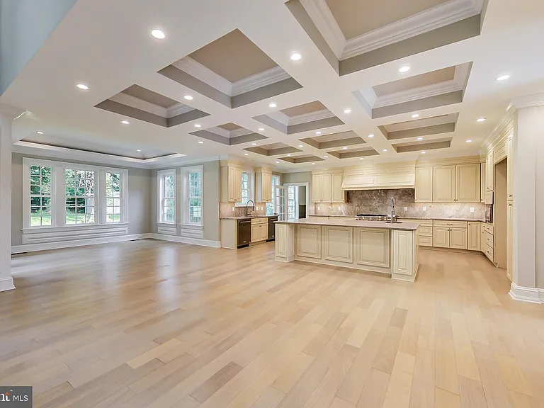 3104 Sleepy Hollow Rd — Photo 11