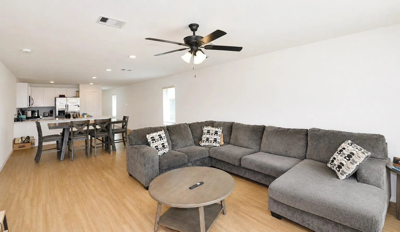 4 bed, 2.0 bath, 1650 sqft, $2,250 — Photo 1