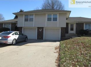 313 SE Melody Ln, Lees Summit, MO 64063